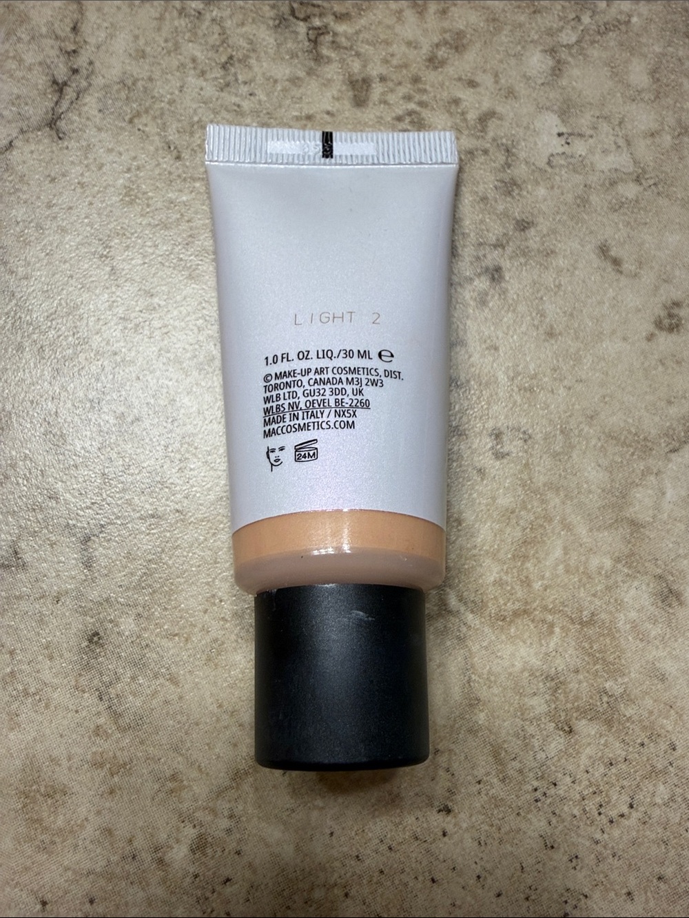 MAC Cosmetics Strobe Dewy Skin Tint - Light 2 - Picture 2 of 3